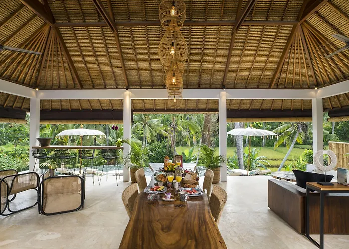 Calma & - Rice Fields View, Infinity Pool ! Ubud